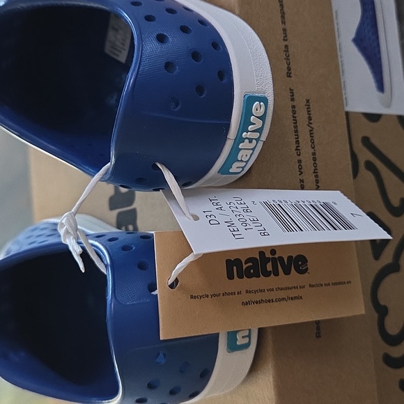 Native Size 7 Kids NEW In Box Sneakers Navy‎ and White - Picture 4 of 7